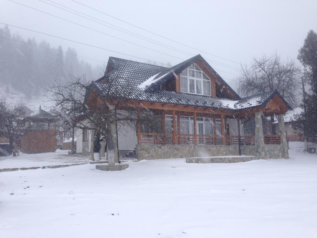 Cottage Familiya Werchowyna Exterior foto